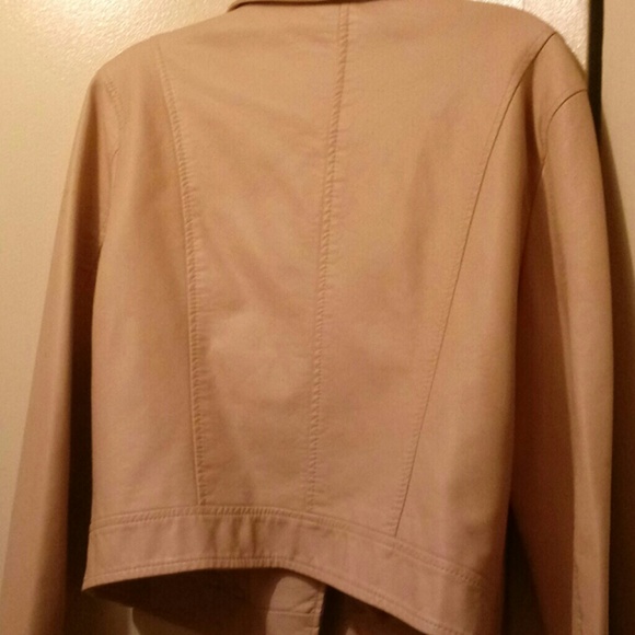 Jacket - Picture 3 of 4